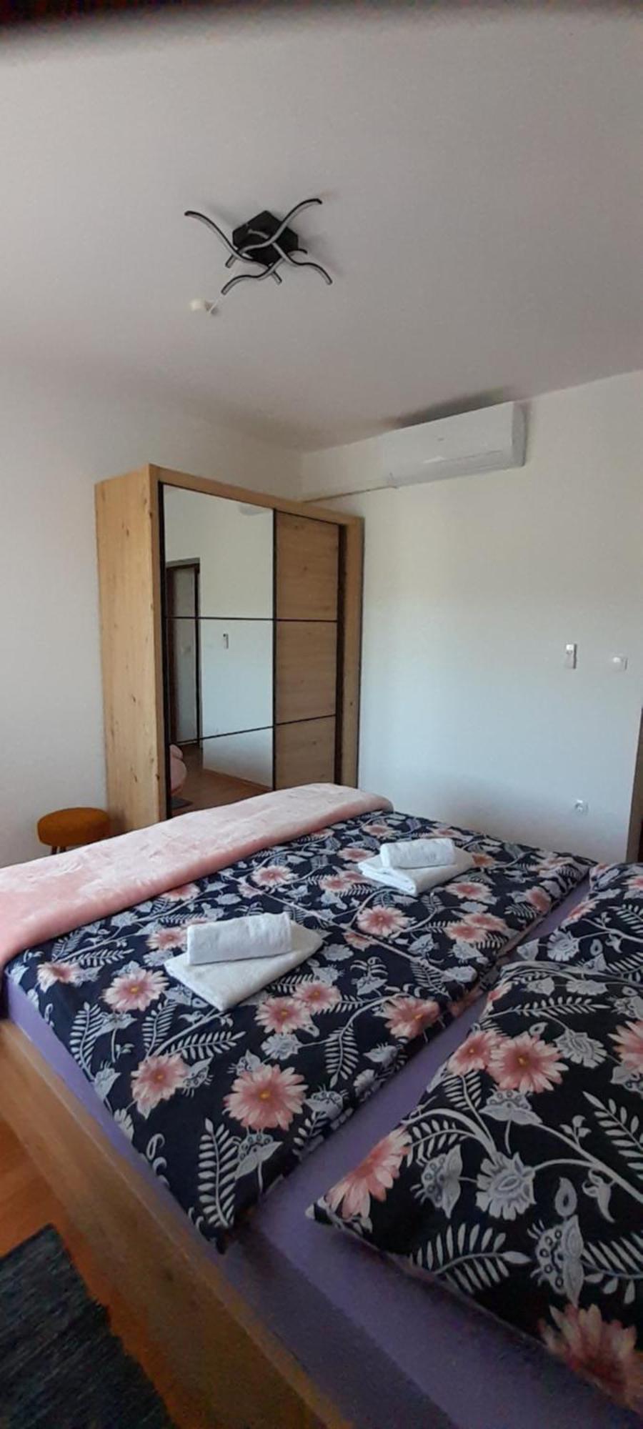 Apartment Tariba Supetarska Draga Bagian luar foto